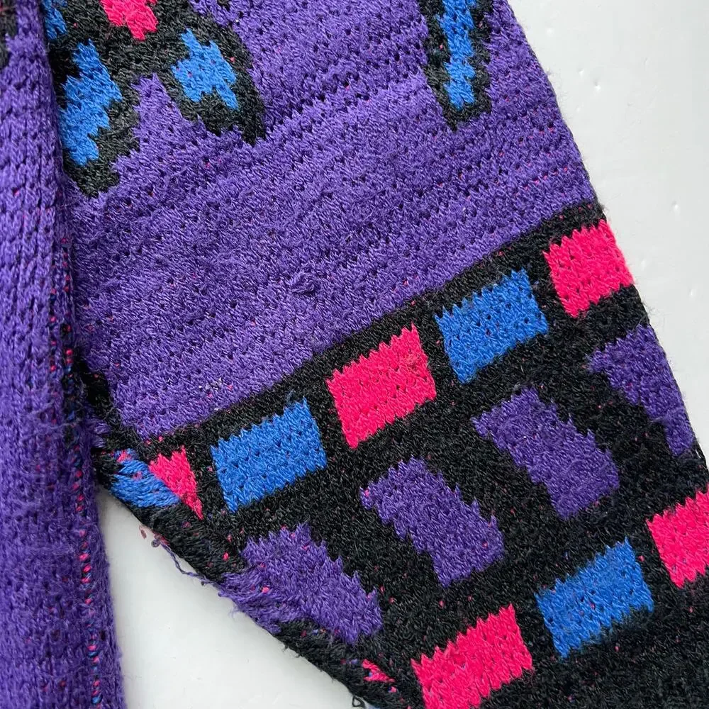Vintage Abstract Flower Art Pattern Knit Sweater M Contemporary Purple Pink Blue